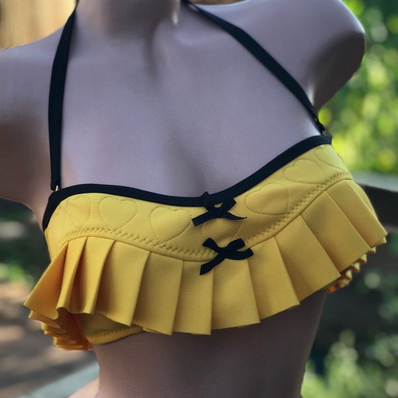 Yellow ruffle bikini swimsuit Betsey Johnson vintage pleated top bow neoprene - Picture 2 of 8